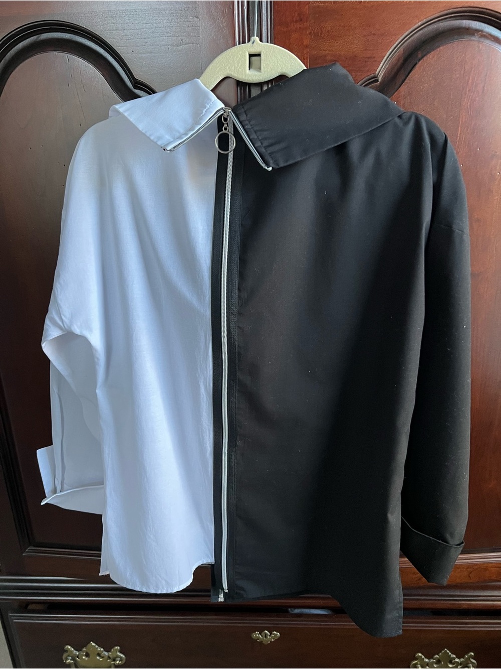Woman’s Two-Tone Black and White Lightweight Zip Shirt/Jacket